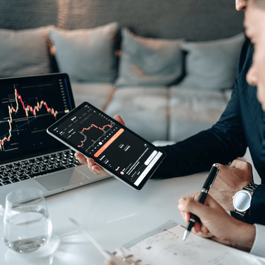 FinancezPro - Tým odborníků na kryptoměny